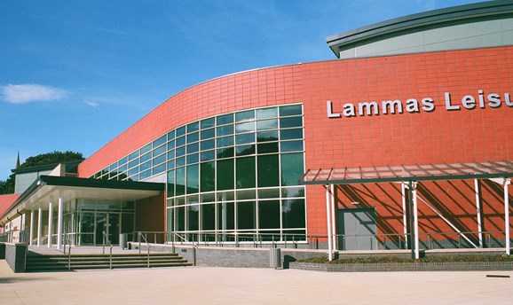 Picture of the front of lammas leisure centre 