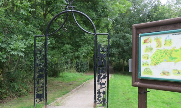 Entrance to Brierley Forest Park